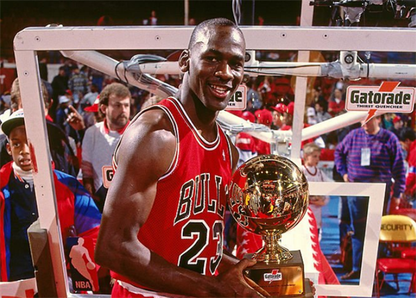 篮球之神乔丹在哪个NBA全明星赛上获得了MVP？