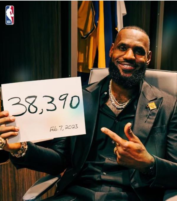 詹姆斯已经把NBA历史总得分纪录刷新至38390分