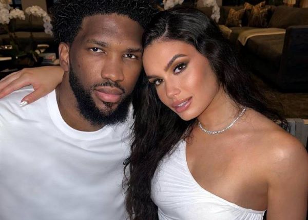 NBA巨星恩比德与巴西超模完婚，儿子当花童，婚礼惊艳全场