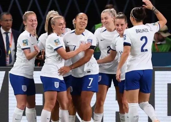 英格兰女足1-0力克丹麦女足，劳伦·詹姆斯首秀破门