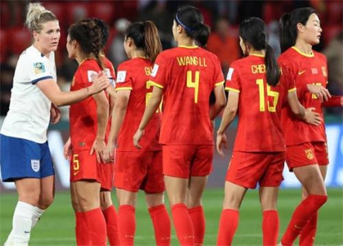 中国队1-6惨败英格兰