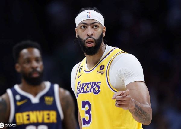 NBA巨星们的天价合同：谁是最值得的？