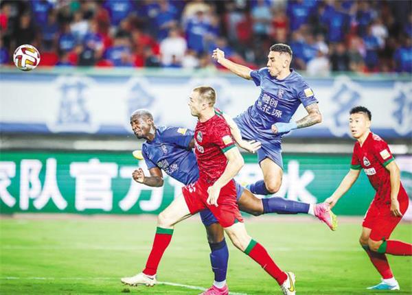 中超联赛武汉三镇4-2逆转河南队，斯坦丘、马尔康梅开二度