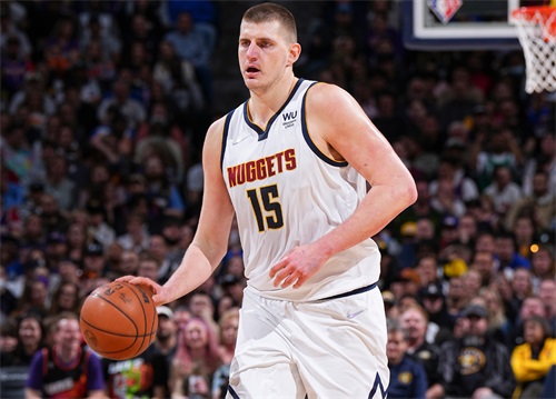 约基奇约老师能打爆巅峰邓肯吗,谁是NBA历史上最好的大个子球员？