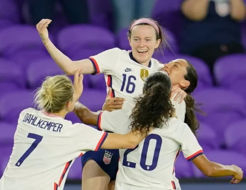 2018 年 CONCACAF 女子锦标赛：美国和加拿大决赛