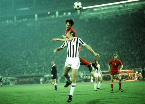 1973年，尤文图斯屈服于约翰·克鲁伊夫的阿贾克斯，在欧洲获得亚军